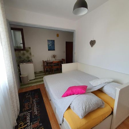 Aenona Sunny Apartment Vrsi Dış mekan fotoğraf